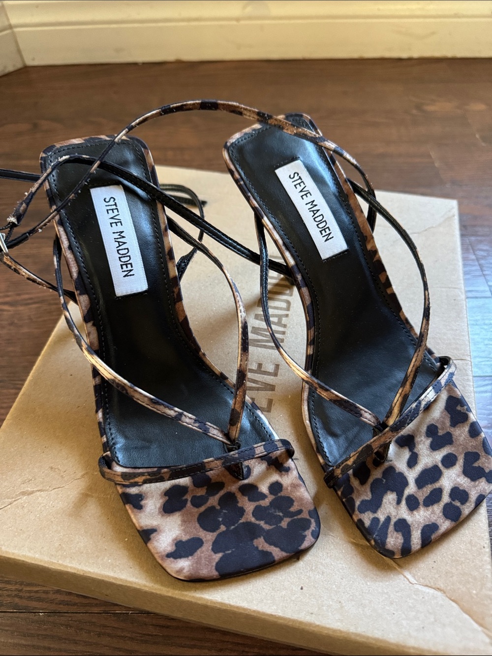 NWT-Steve Madden Leopard Print Strappy Ankle‑Tie Heeled Sandals - Black & Brown - Picture 3 of 6